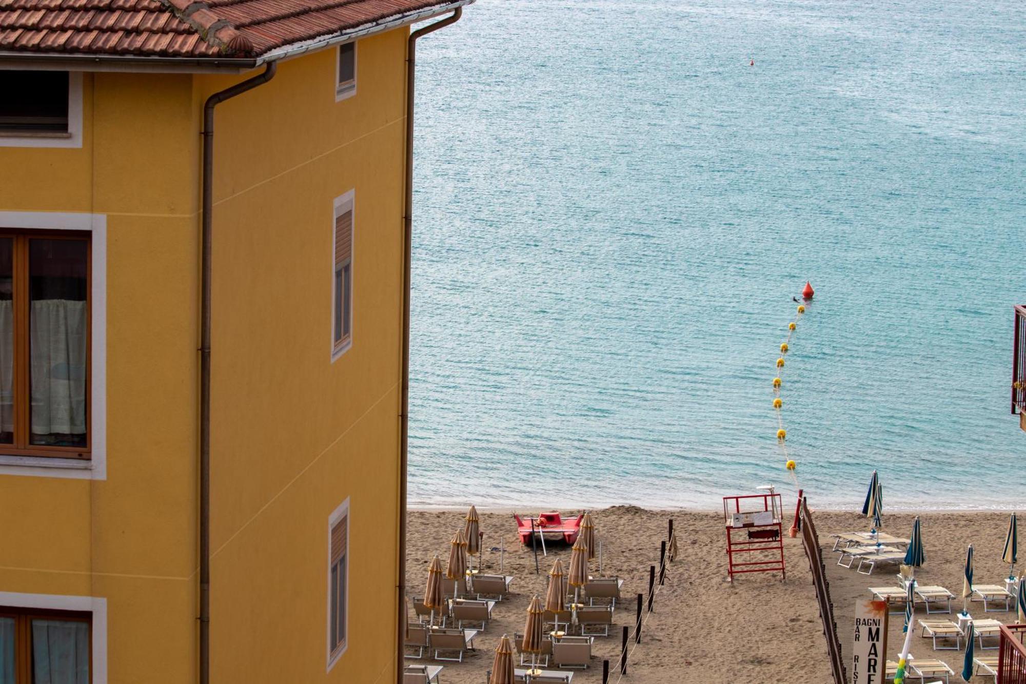 Hotel Corallo Pietra Ligure Exterior photo